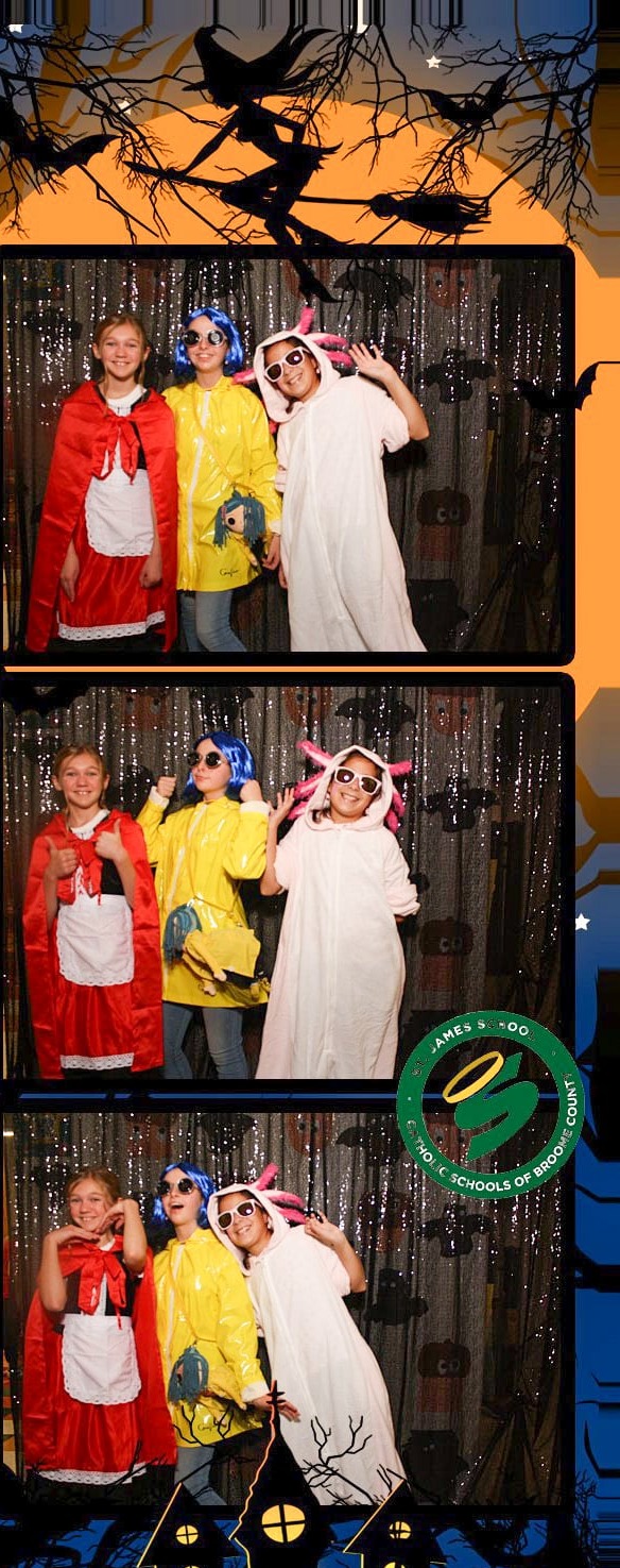 Customizable Photo Booth Rental NY: Custom backdrops and props